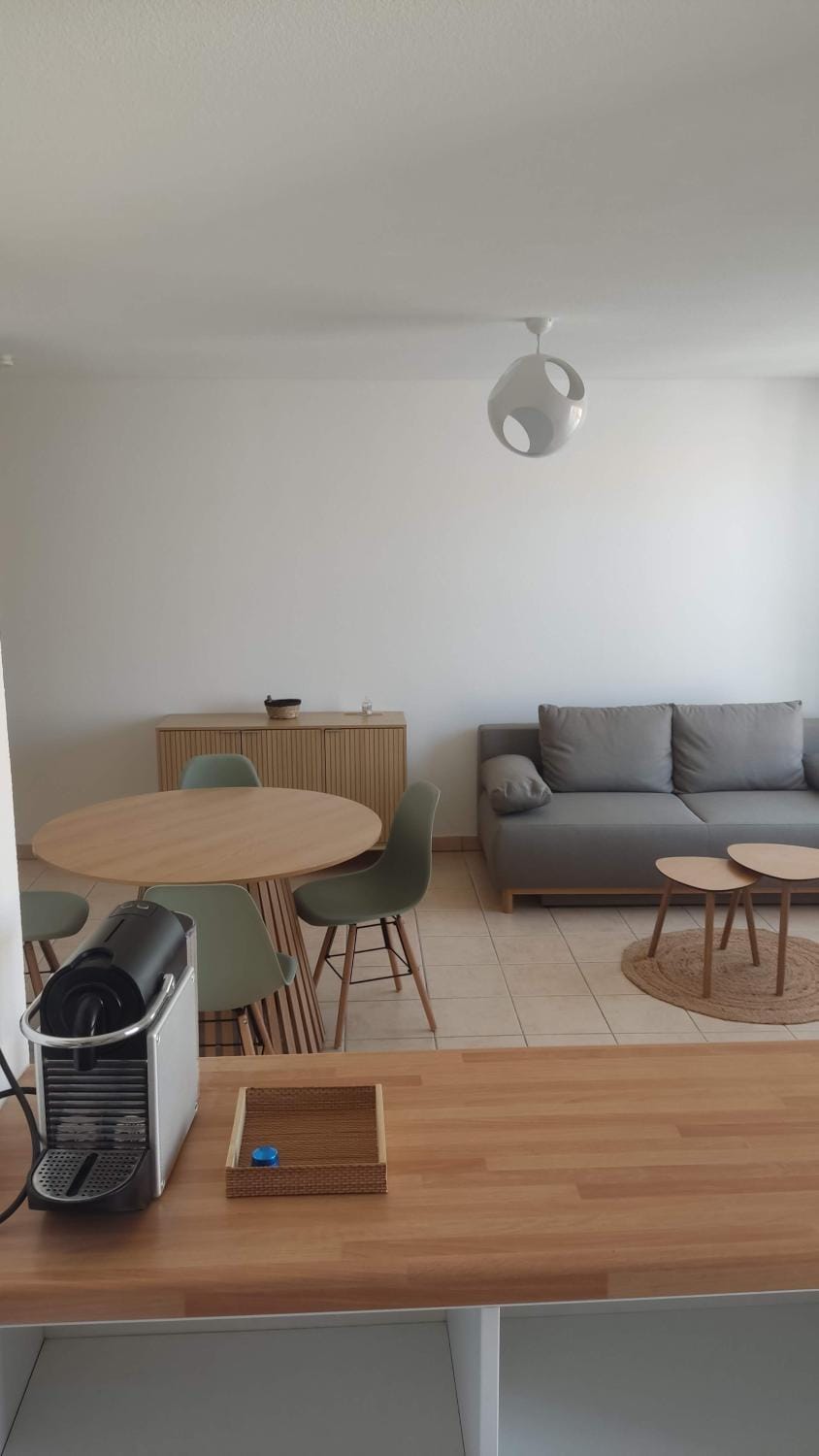 Cocon douillet près de l'étang Apartment in Mèze