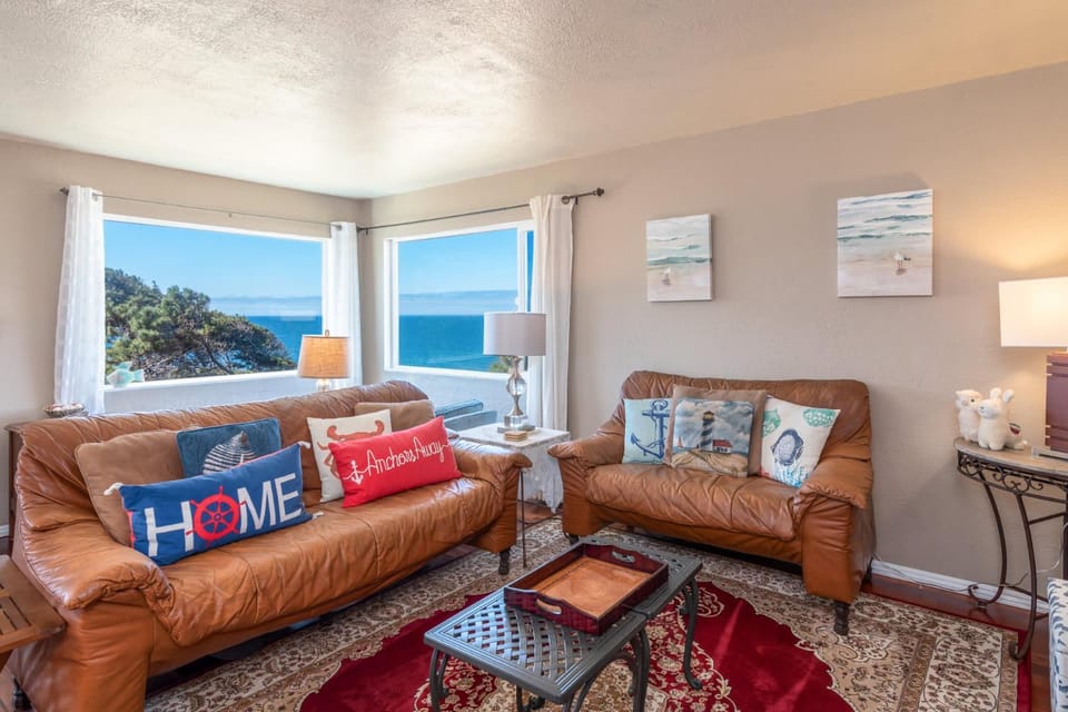 Lucky Ewe - Ocean View Retreat House in Gualala