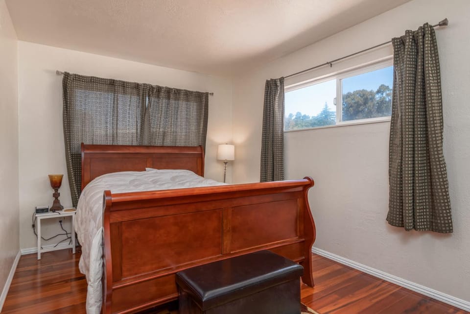 Lucky Ewe - Ocean View Retreat House in Gualala