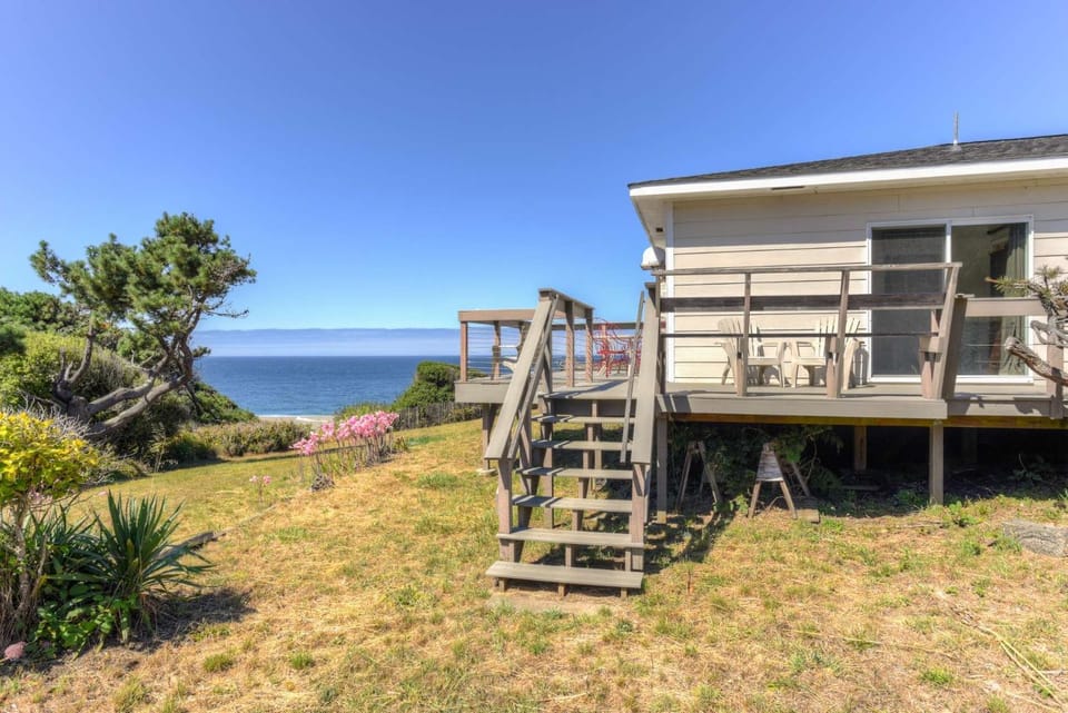 Lucky Ewe - Ocean View Retreat House in Gualala