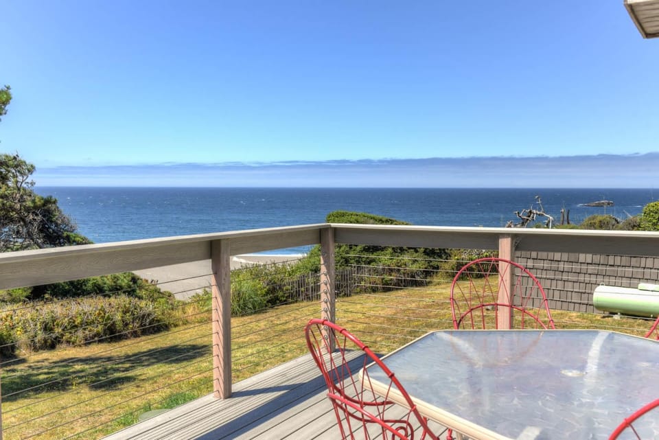 Lucky Ewe - Ocean View Retreat House in Gualala