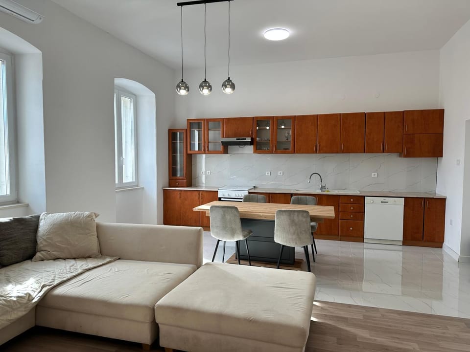 Communal lounge/ TV room, Kitchen or kitchenette