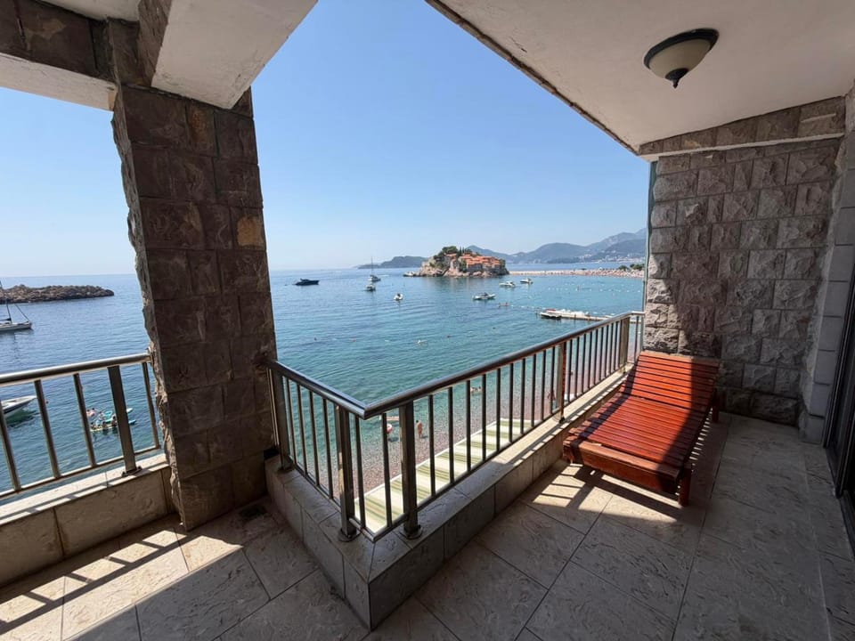 The View Sveti Stefan Lux Apartment in Sveti Stefan