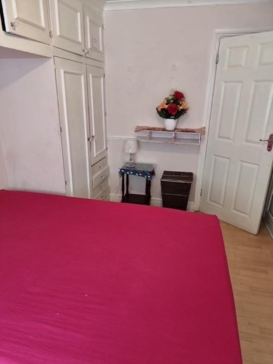 Property building, Restaurant/places to eat, Bed, Photo of the whole room, Bedroom, Breakfast