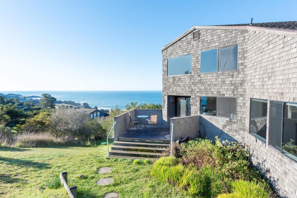 Hillside Family Home for 10 With Panoramic Ocean Views House in Sonoma County