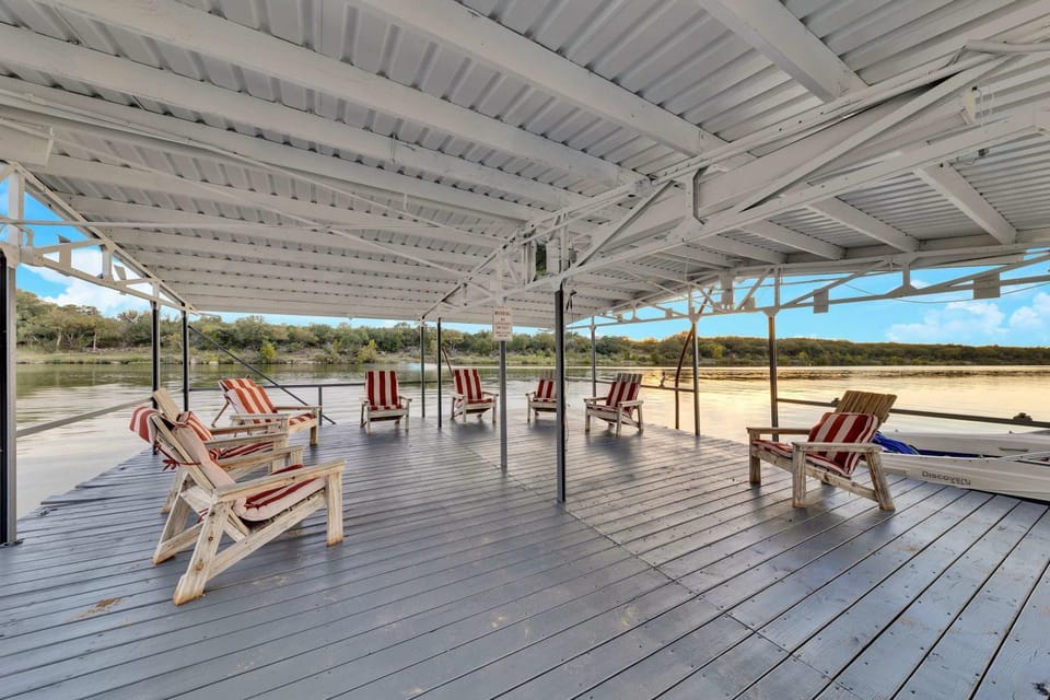 Beach House 2 on Lake LBJ - Sleeps 24 House in Kingsland