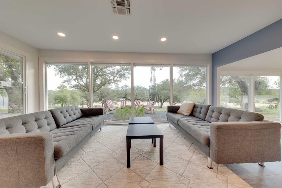 Beach House 2 on Lake LBJ - Sleeps 24 House in Kingsland