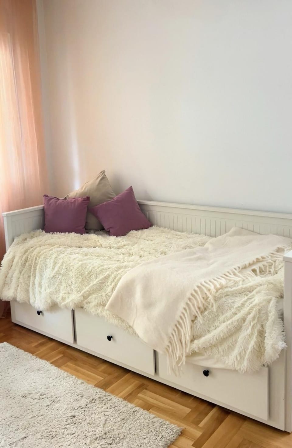 Cozy Work-Friendly flat with Backyard near forest Apartment in Belgrade
