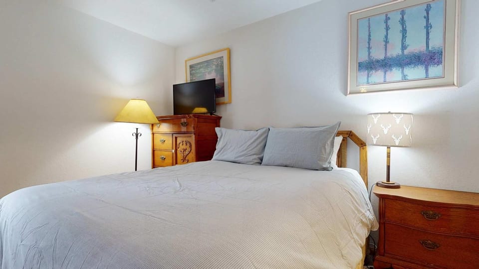 Serene Sierra Sanctuary Experience Mammoth Magic House in Mammoth Lakes