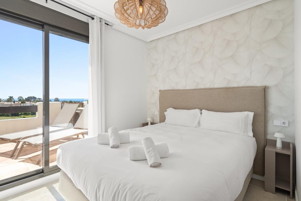 Bed, Balcony/Terrace, Bedroom, sunbed, air conditioner