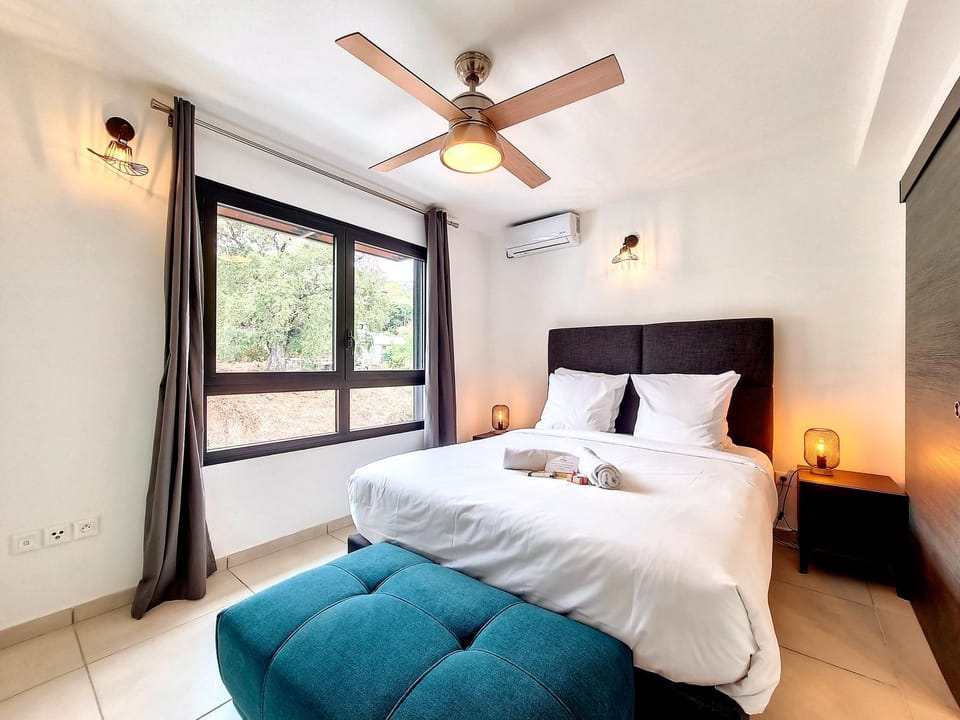 Bed, Photo of the whole room, Bedroom, air conditioner