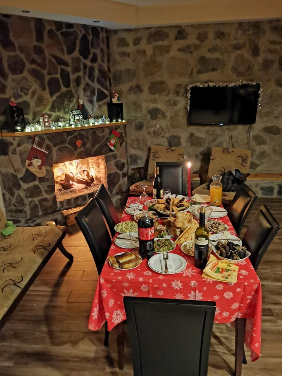 Restaurant/places to eat, Food and drinks, Dining area, Food