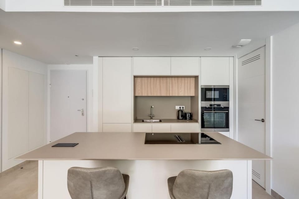 Kitchen or kitchenette, Dining area, oven, stove