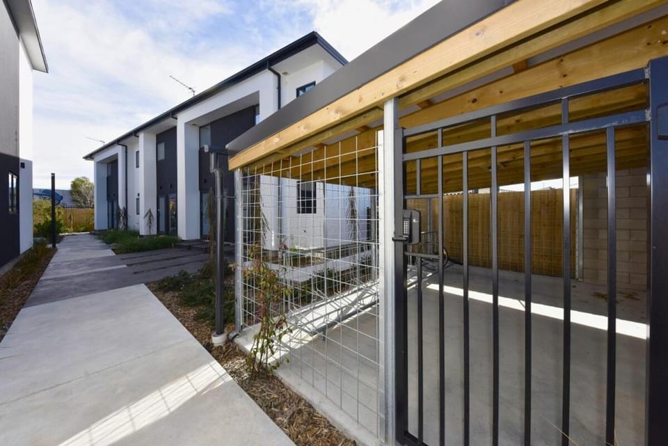 Spacious CBD 1-Bed 1-Bath Apartment in Christchurch