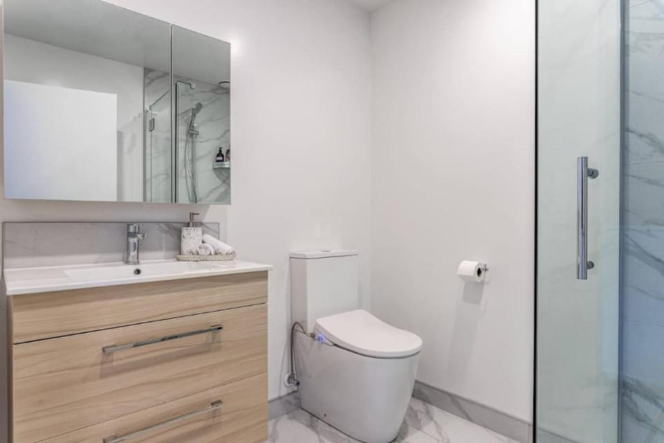 Warm and Inviting 2 Bedroom Home House in Auckland