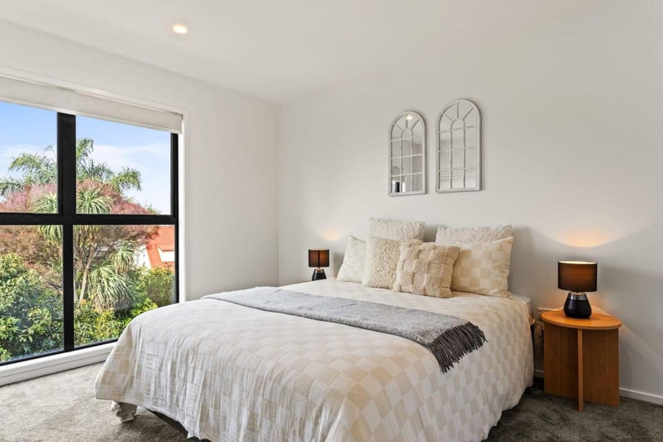 Charming 2 Bed Family Home House in Auckland