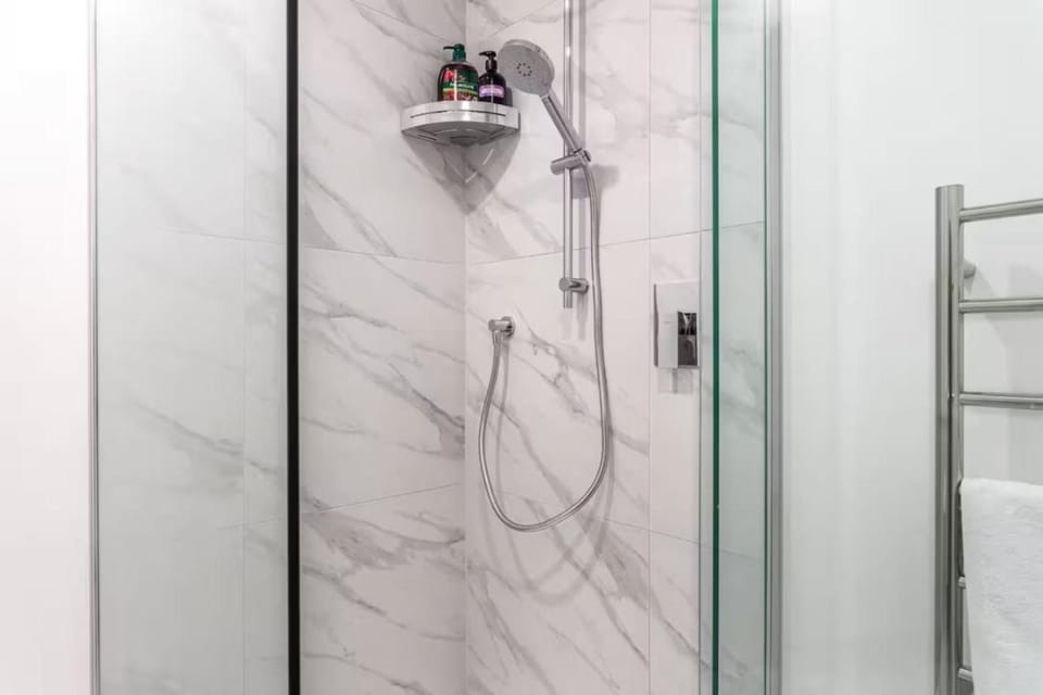 Stunning Henderson Hideaway House in Auckland