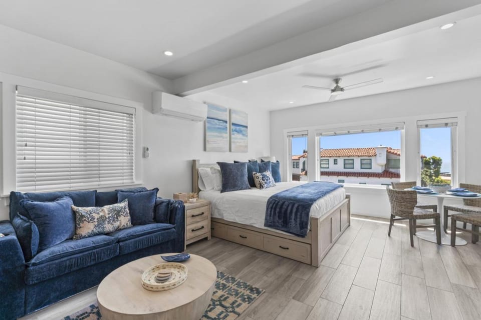 Ocean VIEWS Steps from Victoria Beach Lux Design Apartment in Laguna Beach
