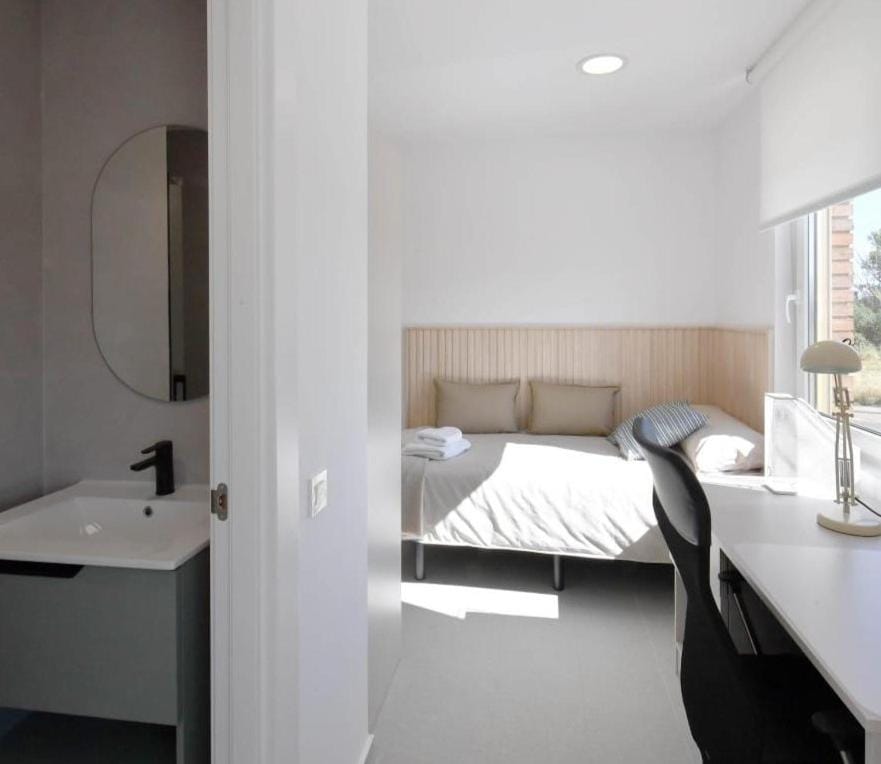 Moebius - Habitaciones privadas con baño Bed and Breakfast in León