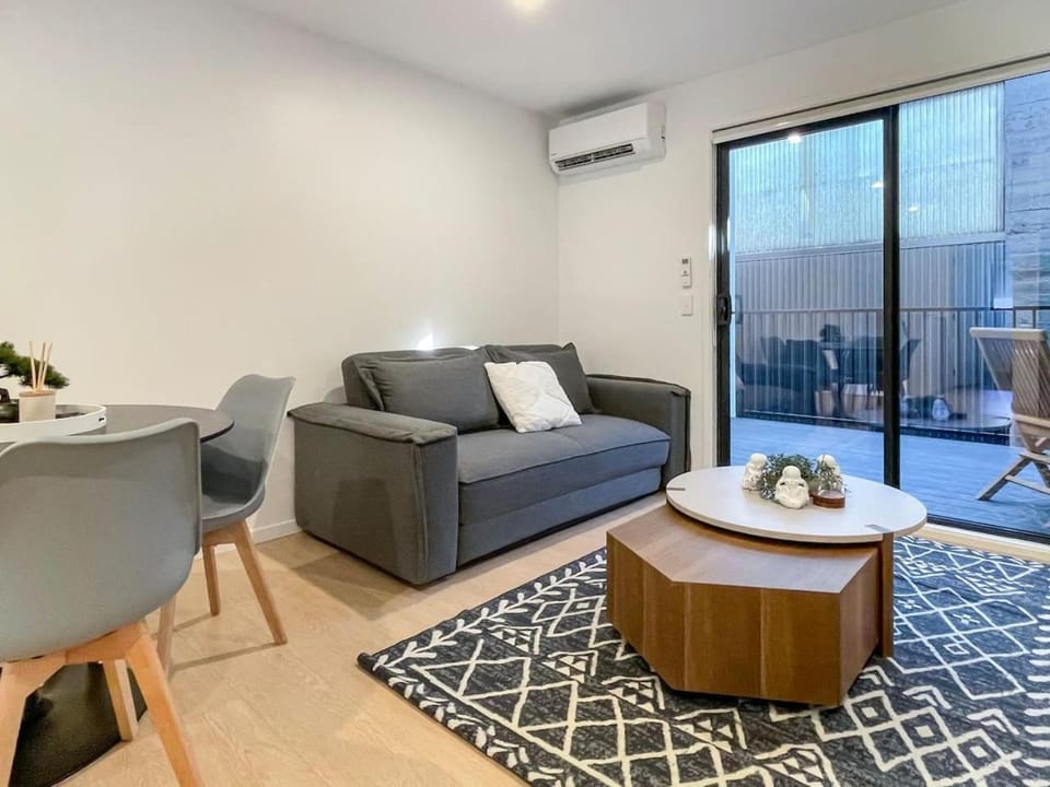 Light and Central CBD Stay Apartment in Christchurch
