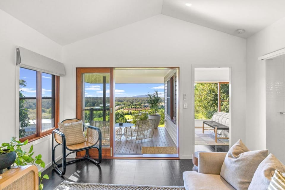 Tranquil Byron Bay Villa, Hinterland views - Vue 5 Villa in New South Wales