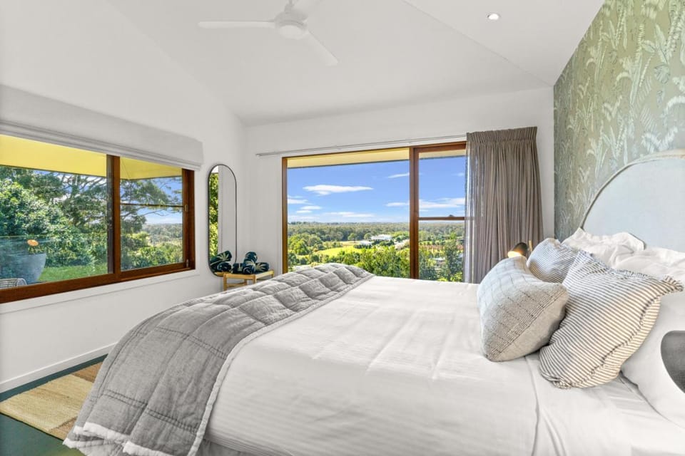 Tranquil Byron Bay Villa, Hinterland views - Vue 5 Villa in New South Wales