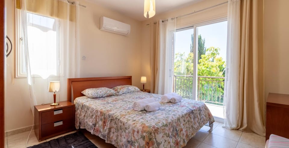 Villa Albina - Elegant 3BR Retreat with Private Pool near Coral Bay House in Peyia