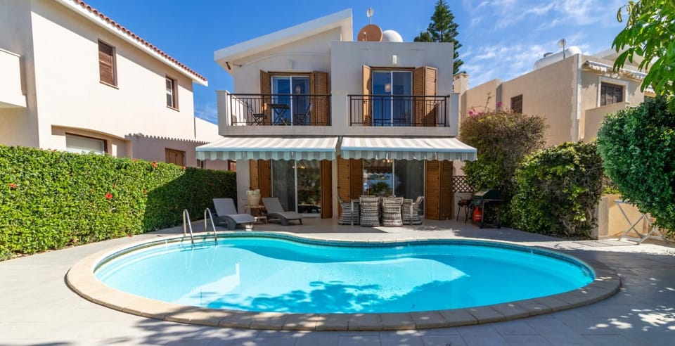 Villa Albina - Elegant 3BR Retreat with Private Pool near Coral Bay House in Peyia