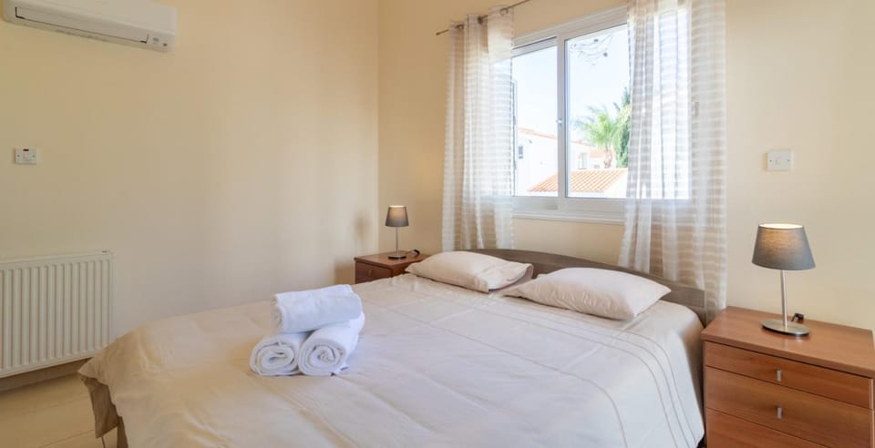 Bungalow Yanna House in Peyia