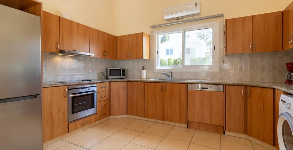Bungalow Yanna House in Peyia