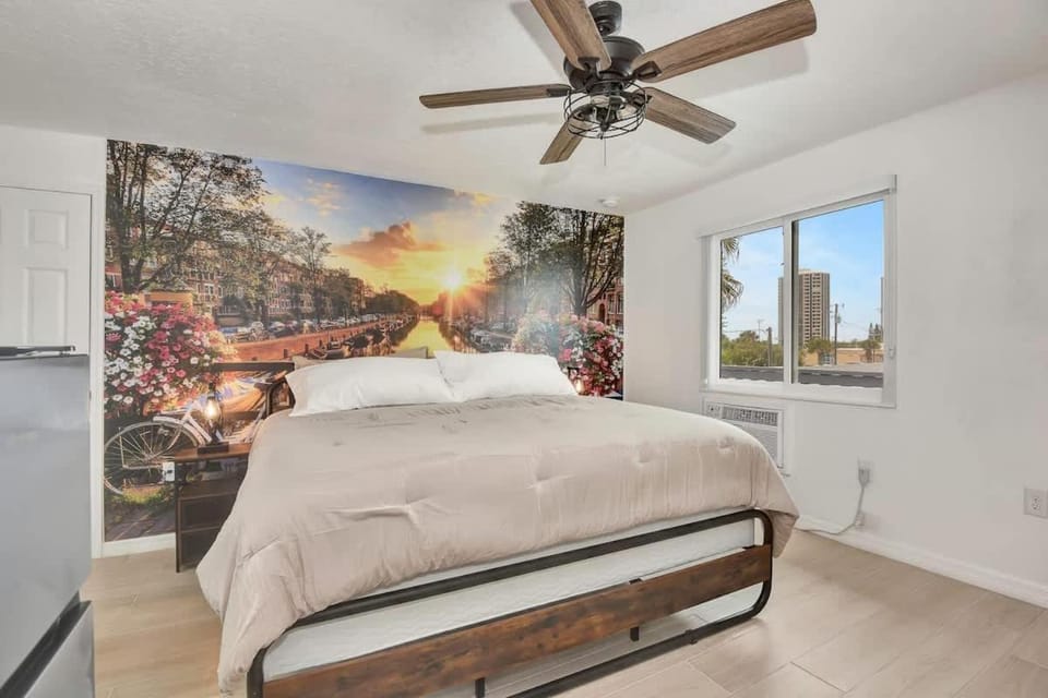 Modern King Suite #10 Steps to Daytona Beach Apartment in Daytona Beach Shores