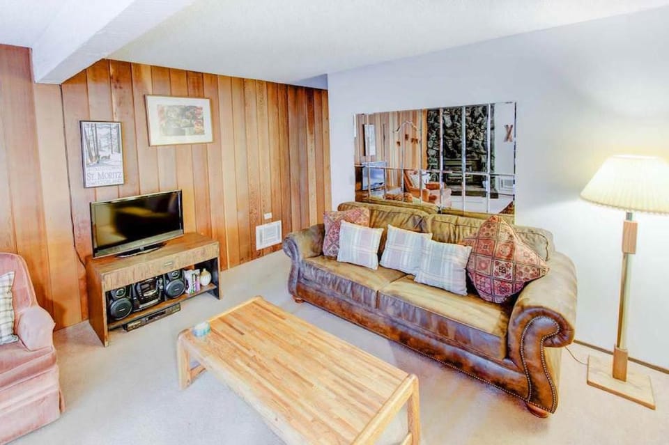 Sherwin Villas Free Shuttle & Near Skiing House in Mammoth Lakes