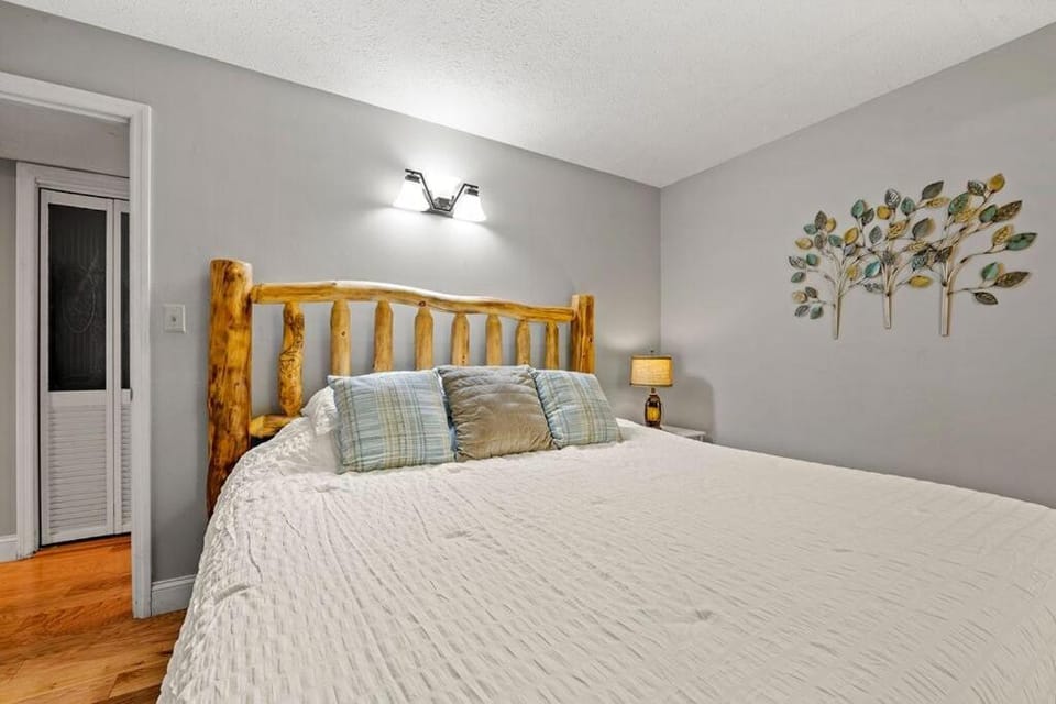 Windy Oaks Condo by Avada Properties House in Gatlinburg