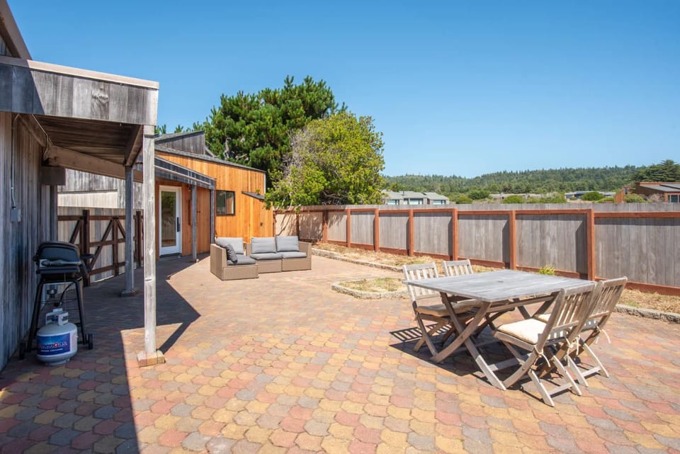 Incredible Sea Ranch Escape for 6 With Ocean Trail House in Sonoma County