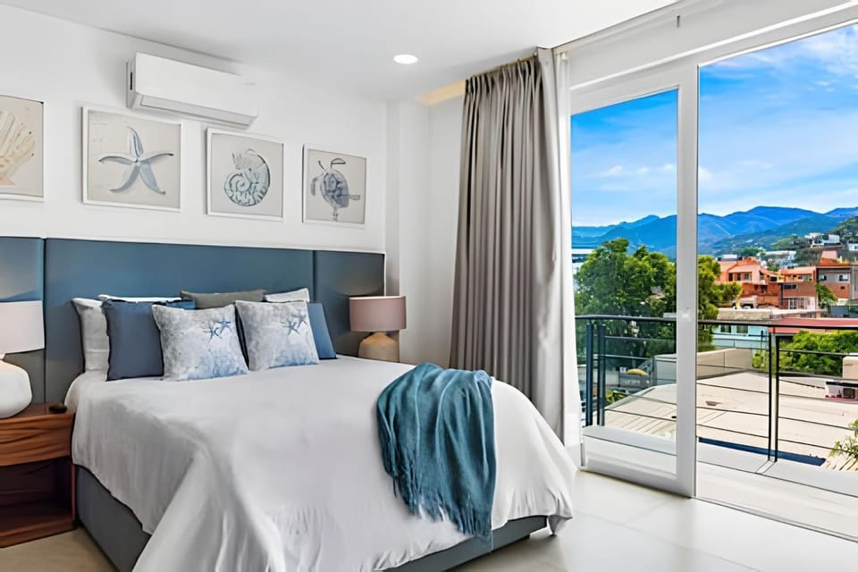Bird's eye view, View (from property/room), Photo of the whole room, Bedroom, Landmark view, Mountain view