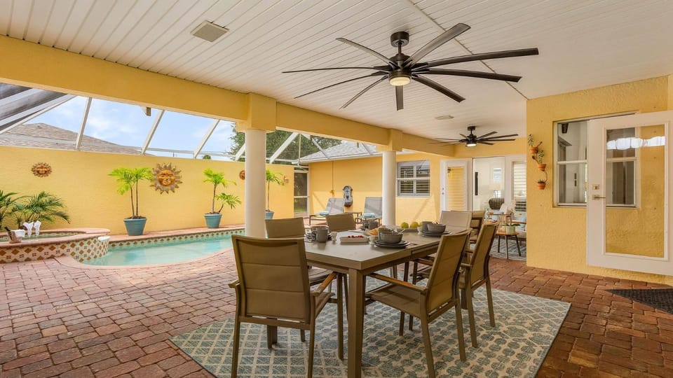Patio, Dining area, Pool view, Swimming pool