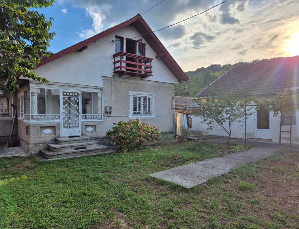 Căsuța de la linie Country House in Romania