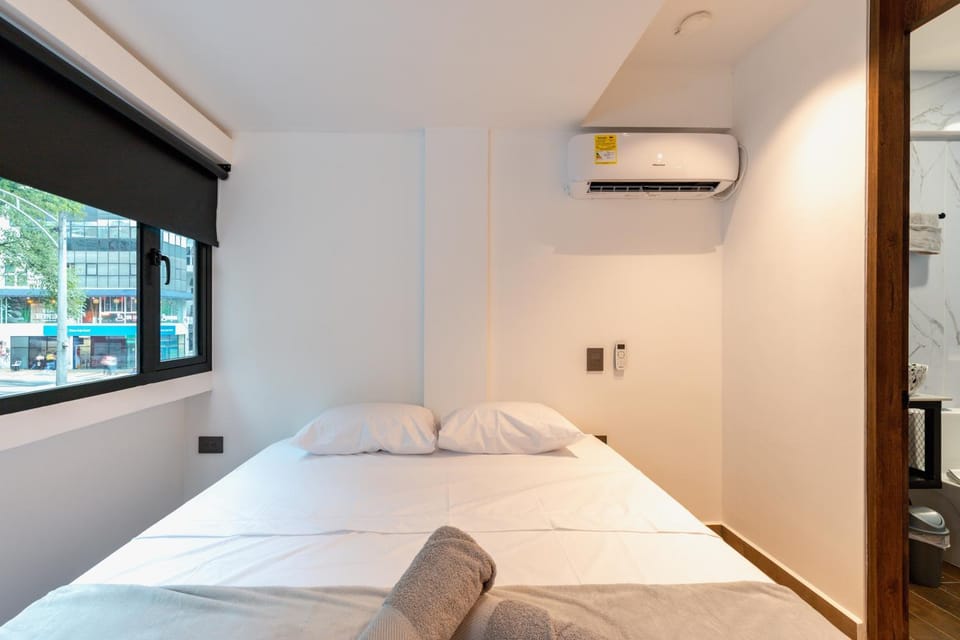 Ll 203 4BR 4Bath Apartment close to lleras park - Poblado - Medellín Apartment in Medellin