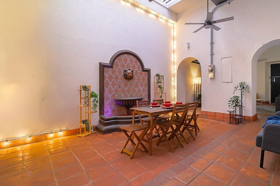 Living room, Dining area