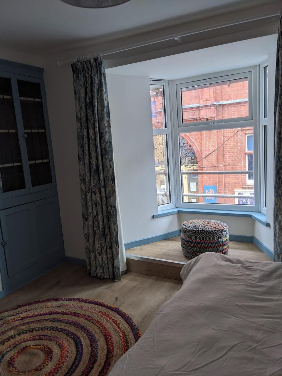 Flat over craft & wool shop! Pwllheli town centre Apartment in Pwllheli