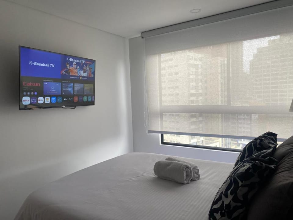 Bed, TV and multimedia, towels