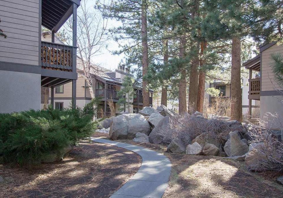 Sherwin Villas #63 Private Deck & Near Lakes House in Mammoth Lakes