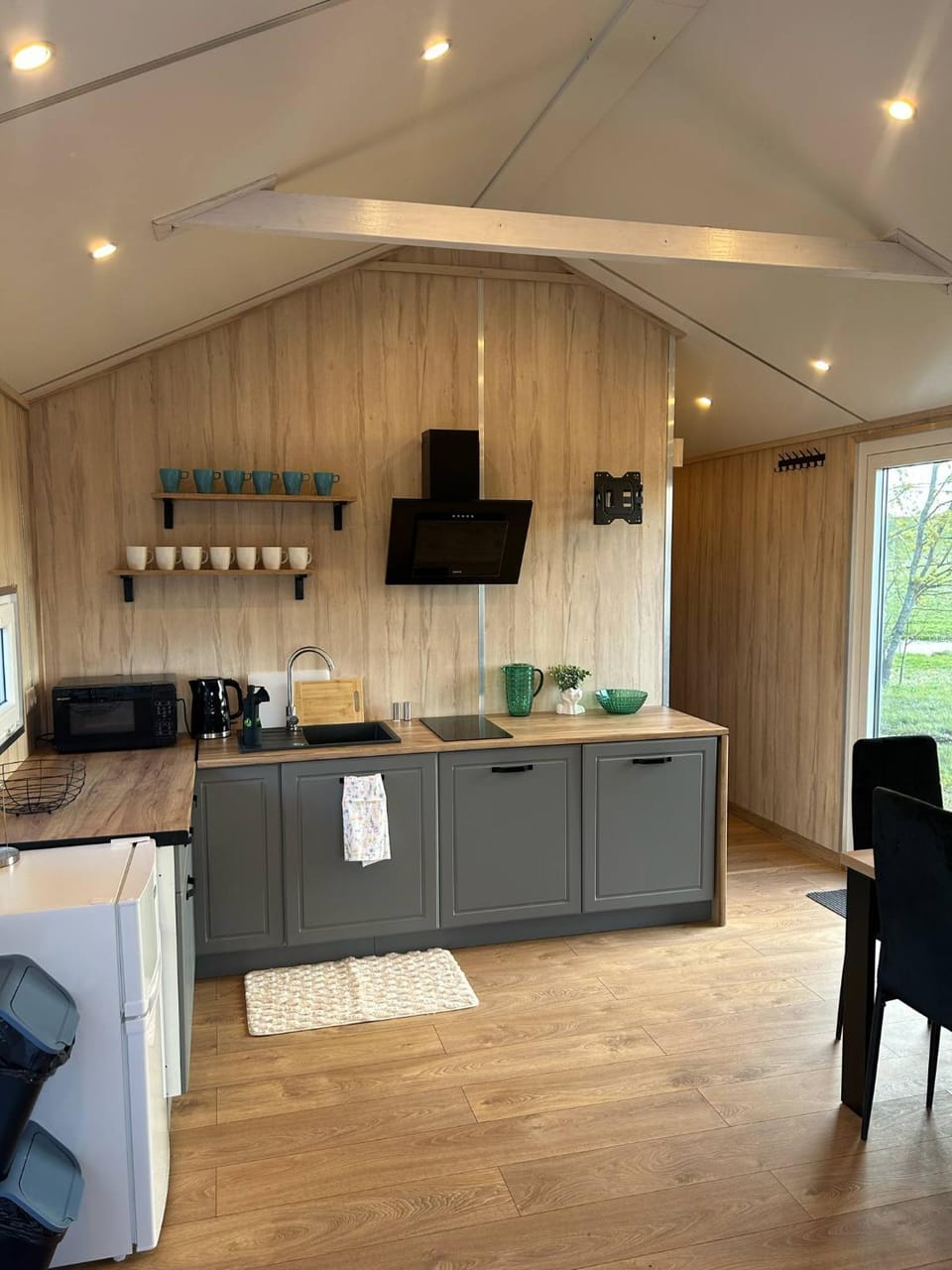 TV and multimedia, Kitchen or kitchenette