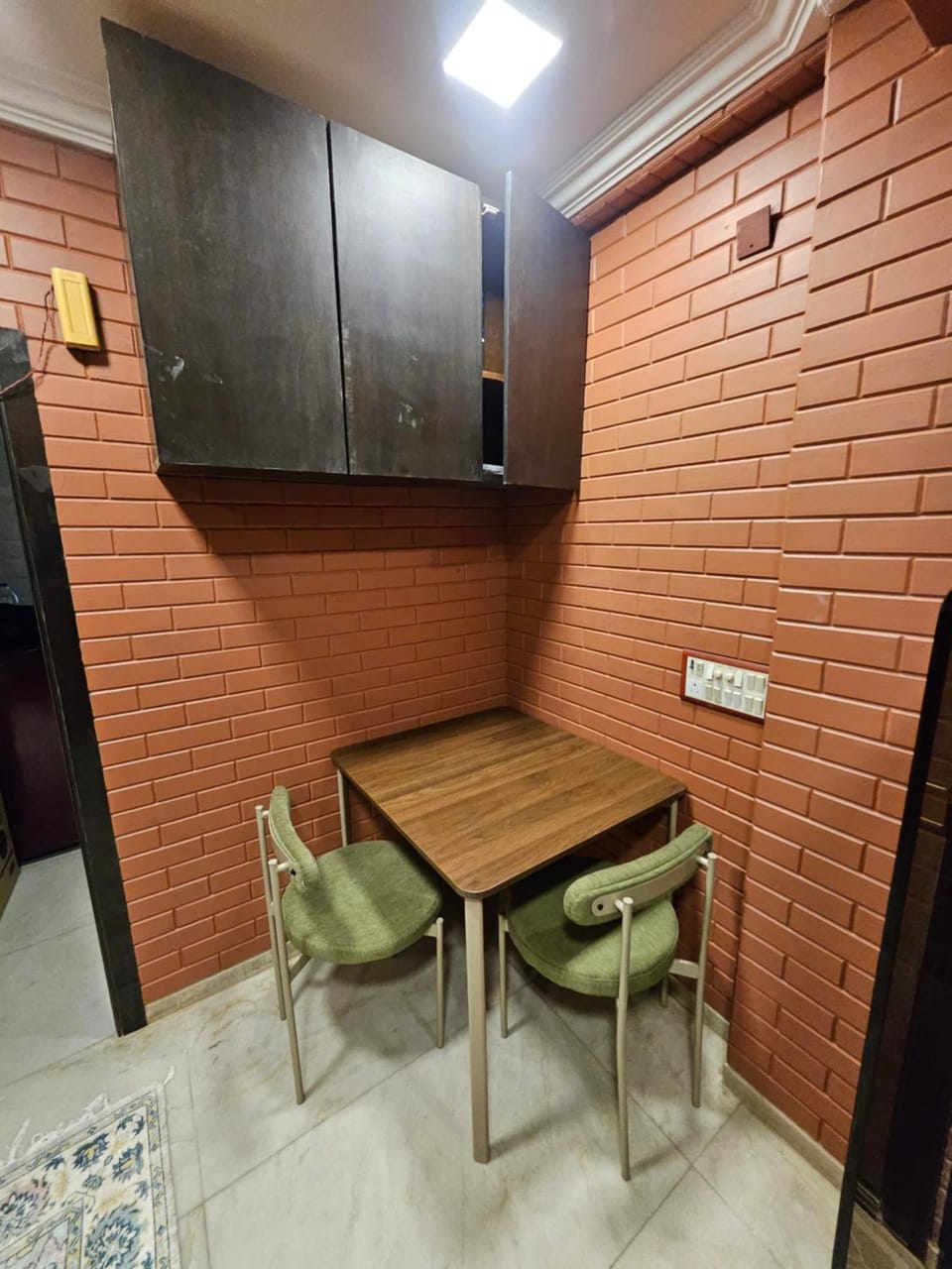 Brick Maison 1BHK with Free Parking, Juhu Bandra Apartment in Mumbai