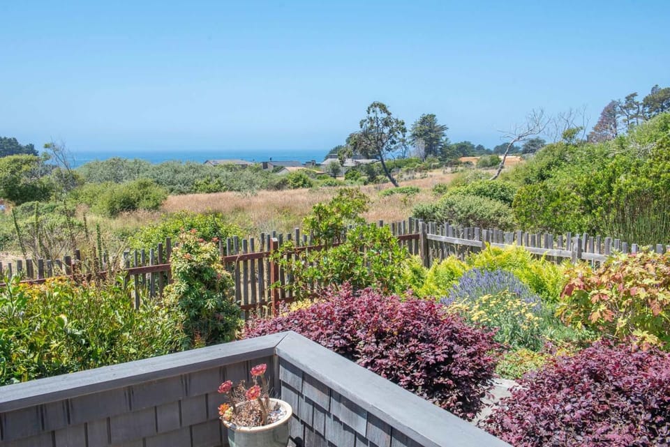 Sea Pebble - Sea Ranch Retreat House in Sonoma County
