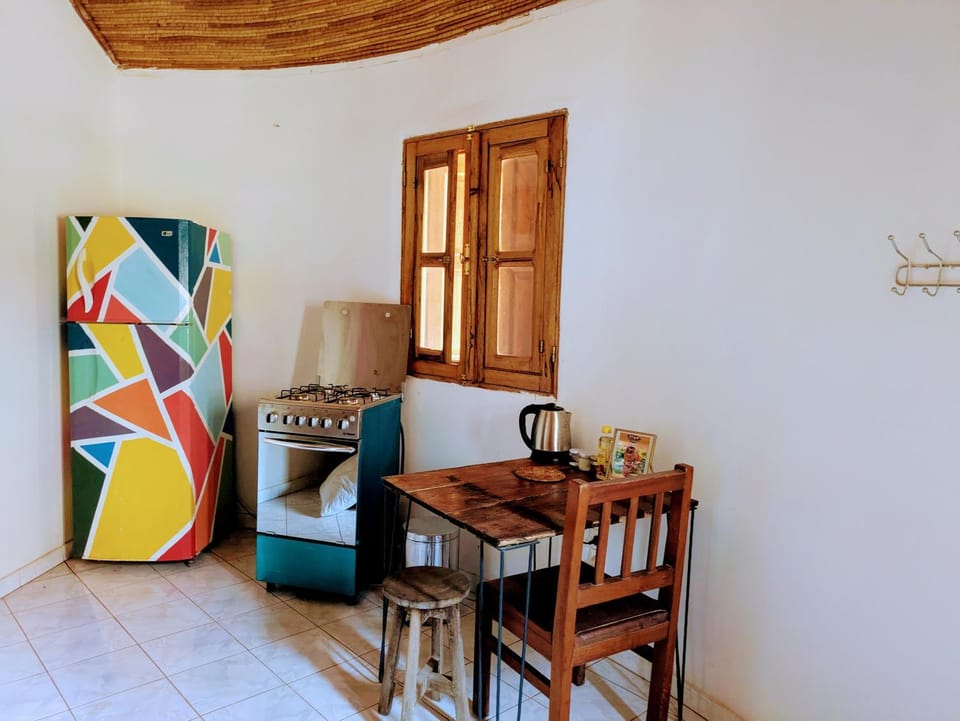 Chez Anaïs - Case indépendante dans un grand jardin avec piscine House in Mbour