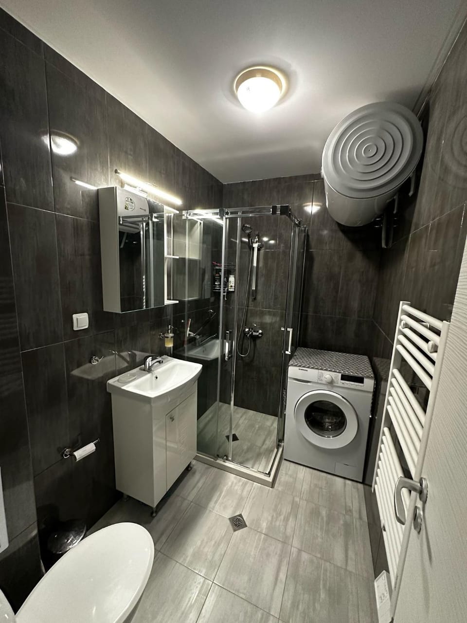 Shower, Toilet, washing machine