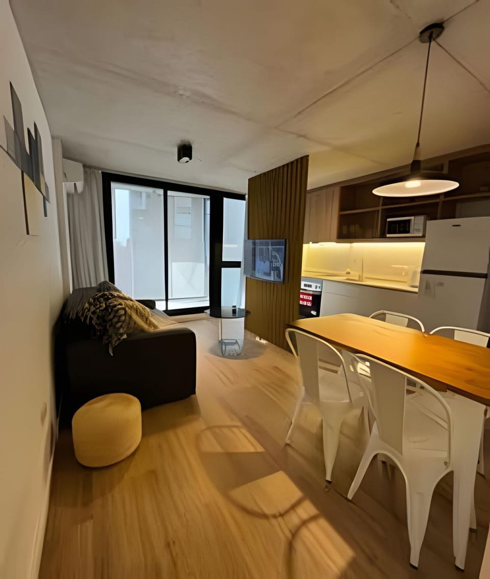 TV and multimedia, Seating area, Dining area