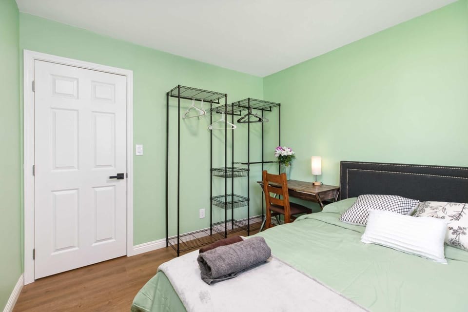 Sunny Spanish Villa Pool Parking & Privacy House in Hacienda Heights
