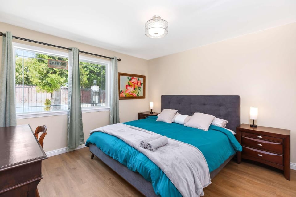 Sunny Spanish Villa Pool Parking & Privacy House in Hacienda Heights